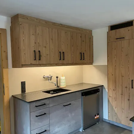 Soellhof Mit 11 Schlafzimmern I Grosser Gemeinschaftsraum I Skibushaltestelle I 10 Min Zum Skigebiet Дом отдыха Криммл