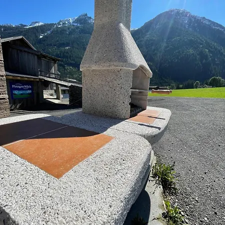 Soellhof Mit 11 Schlafzimmern I Grosser Gemeinschaftsraum I Skibushaltestelle I 10 Min Zum Skigebiet Дом отдыха Криммл