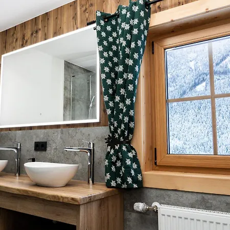 Soellhof Mit 11 Schlafzimmern I Grosser Gemeinschaftsraum I Skibushaltestelle I 10 Min Zum Skigebiet Feriehus