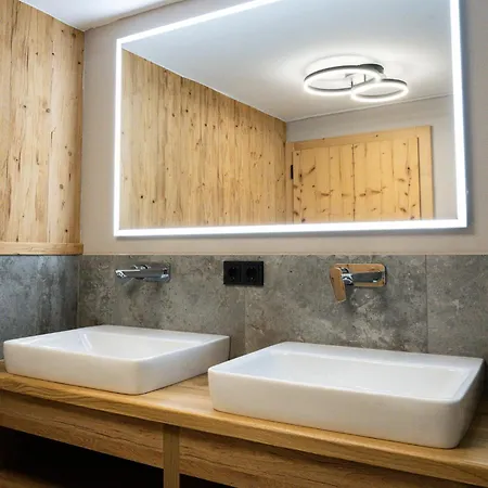 Soellhof Mit 11 Schlafzimmern I Grosser Gemeinschaftsraum I Skibushaltestelle I 10 Min Zum Skigebiet Дом отдыха *