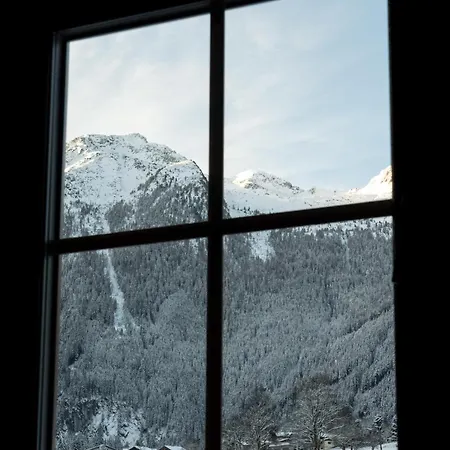 Soellhof Mit 11 Schlafzimmern I Grosser Gemeinschaftsraum I Skibushaltestelle I 10 Min Zum Skigebiet Дом отдыха *