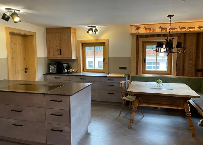 Soellhof Mit 11 Schlafzimmern I Grosser Gemeinschaftsraum I Skibushaltestelle I 10 Min Zum Skigebiet Hébergement de vacances