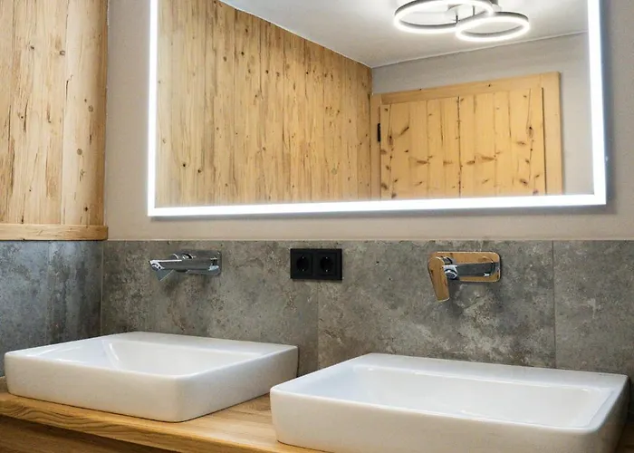 Soellhof Mit 11 Schlafzimmern I Grosser Gemeinschaftsraum I Skibushaltestelle I 10 Min Zum Skigebiet Hébergement de vacances *